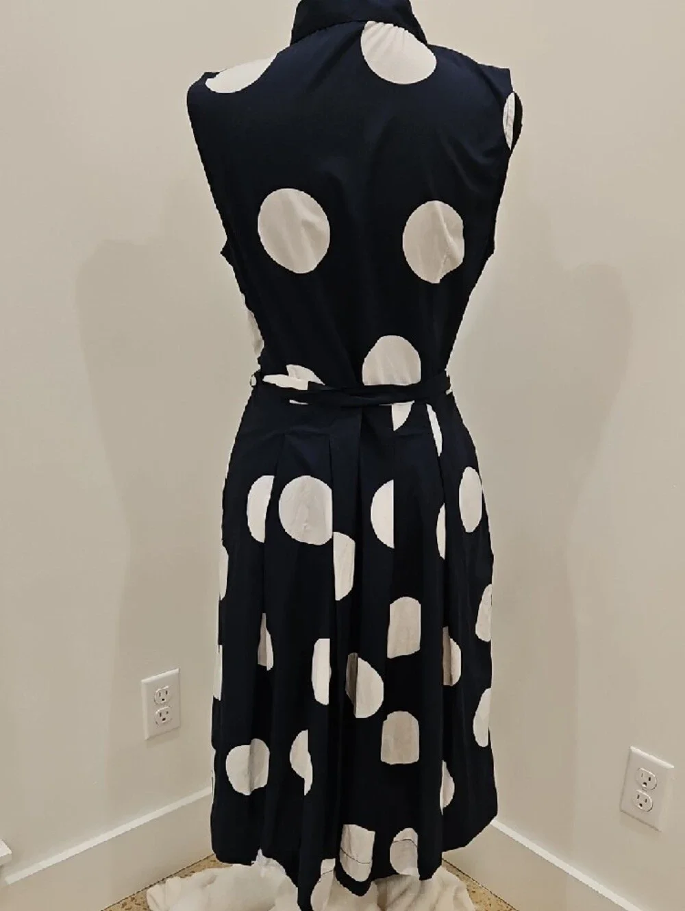 Talbots Navy and White Polka Dot Tie-Waist Midi Shirt Dress. Size 8 - Picture 2 of 3